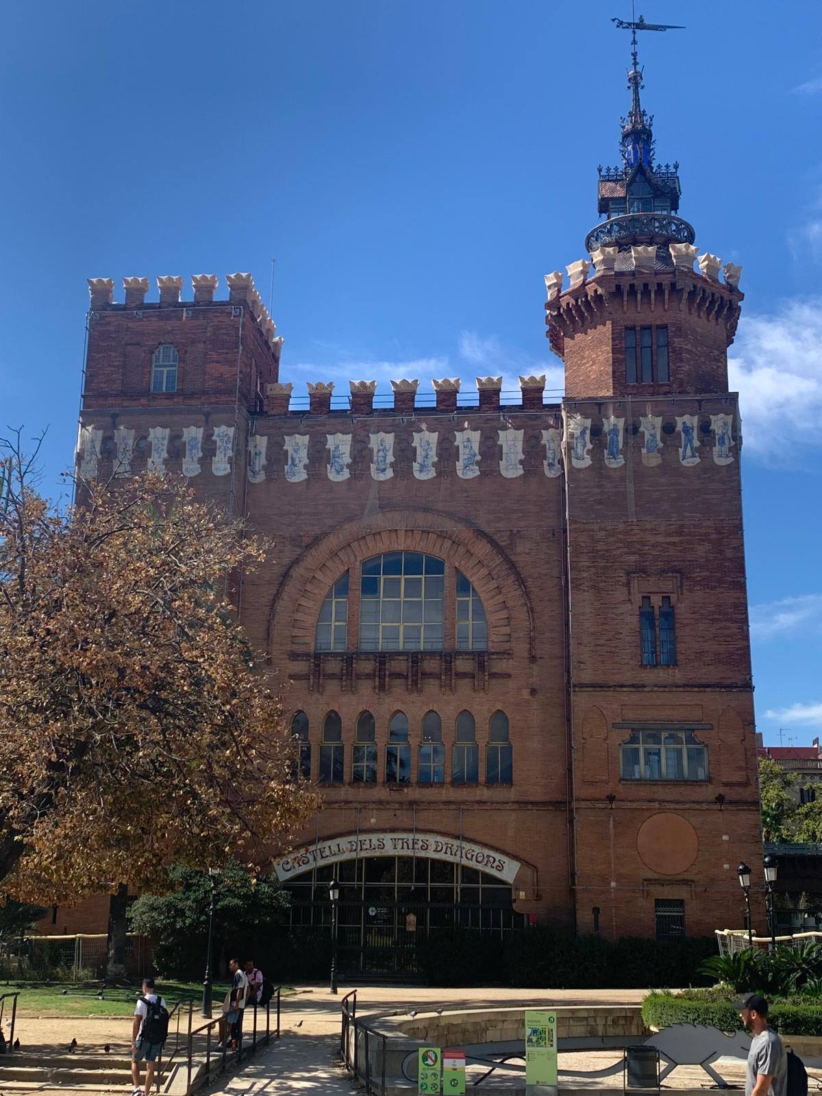 Zdjęcie Barcelona 2025 (21)4cbfaf38-b4ac-4dca-a6a5-129817ba136e.jpg w galerii Wycieczka po Europie - Barcelona